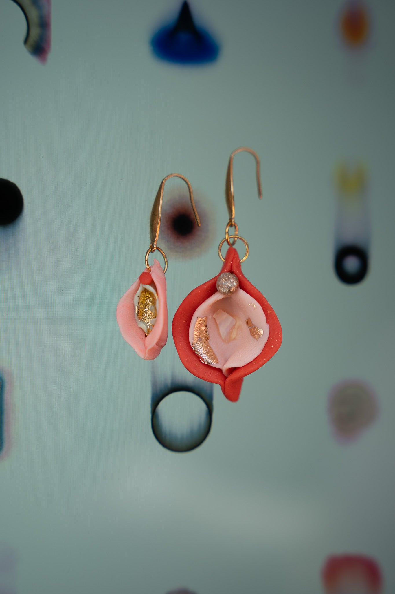 Vulva Ohrringe | Pink/Rosa mit Perlmut Splitter