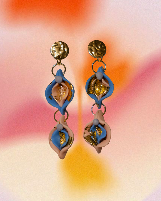 Vulva Ohrringe | Blau, Rosa mit Blattgold